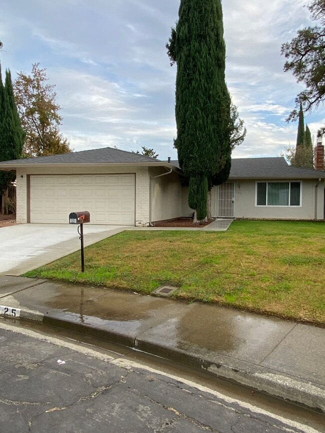 Available NOW - Cute 3 Bed 2 bath home in ... - Available NOW - Cute 3 Bed 2 bath home in ...