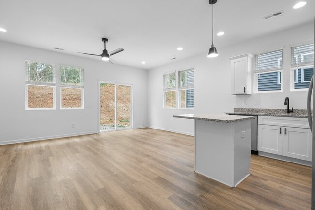 Photo - 207 9th Ave SE