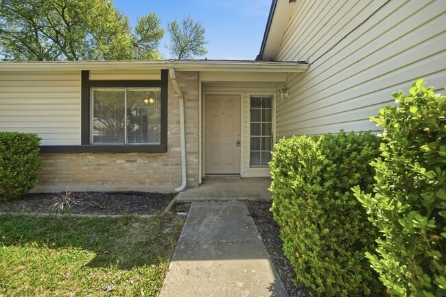 Photo - 5722 Misty Glen