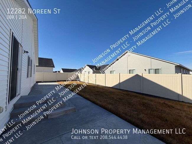 Photo - 12282 Noreen St