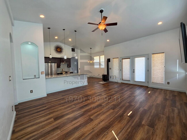 2096 Two Wood Dr