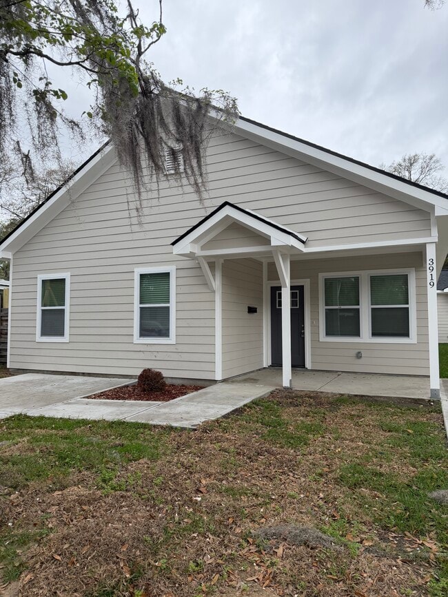 Building Photo - 3919 Crane St