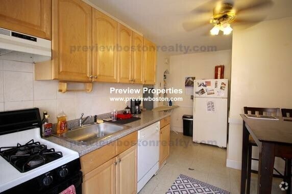 Building Photo - 24 Brock St Unit 2 Rental