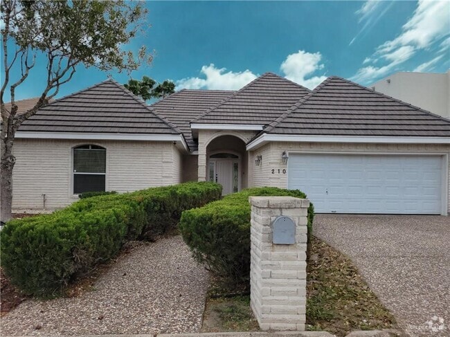 Building Photo - 210 Rio Grande Dr Rental