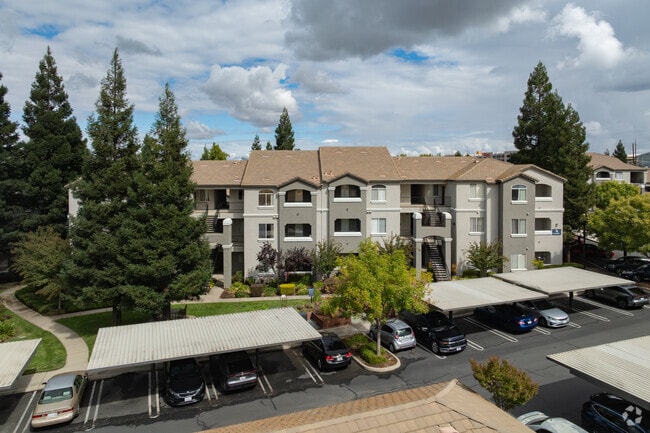 Alternar - PINNACLE AT GALLERIA