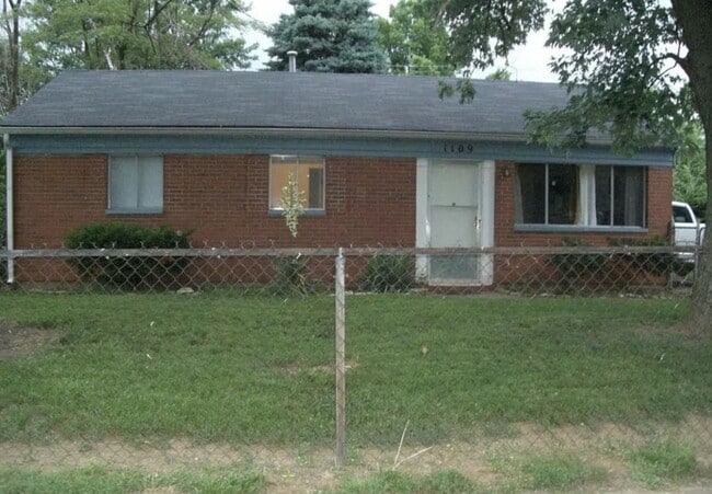 Building Photo - 1109 Birch Dr Rental