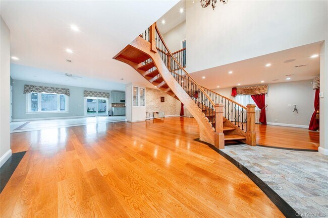 Photo - 2310 Dogwood St