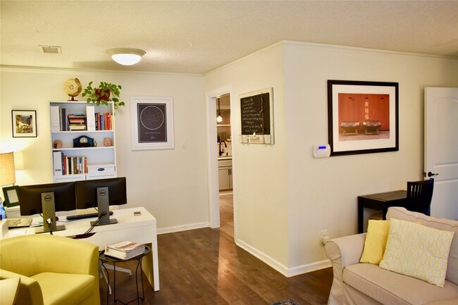 Photo - 4624 Verone St