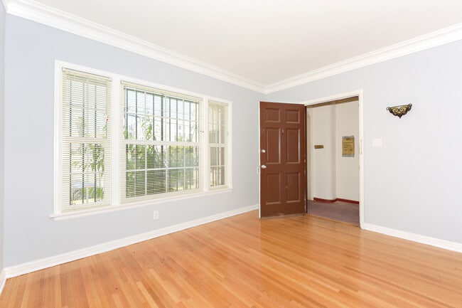 Building Photo - 4312 Price St Rental