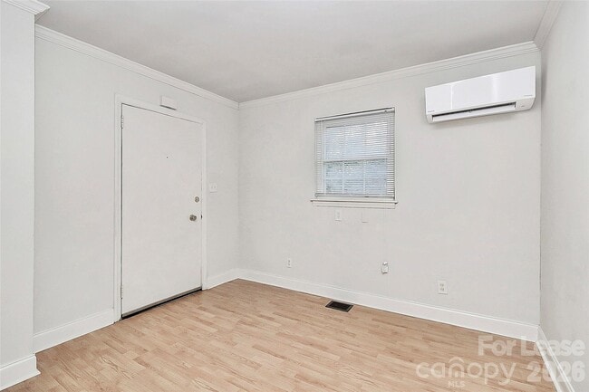 Photo - 1728 Lombardy Cir