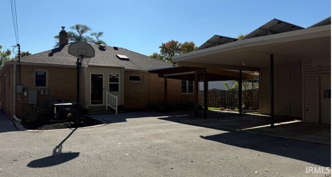 Photo - 924 Carrolton Blvd