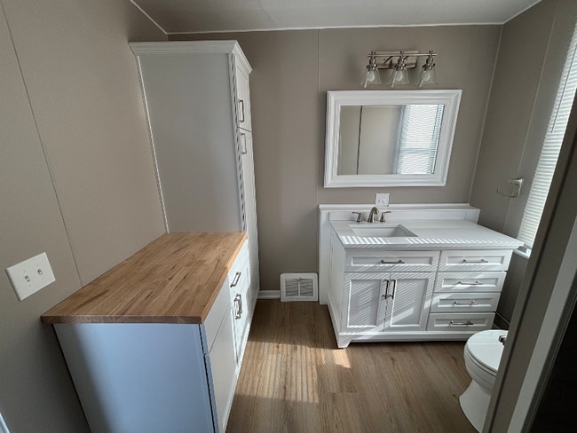 Photo - 28 Caledonia St NE Unidad # 2