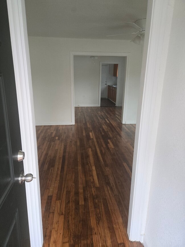 Photo - 2101 Maple Ave