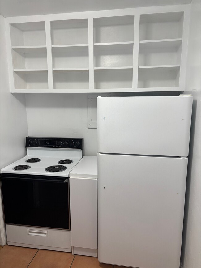 Photo - 444 Malaga Ave Unidad Apt 2