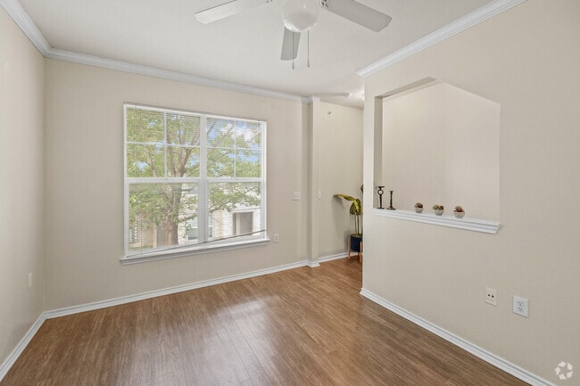 A1 1BR, 1BA - 760SF - Living Room