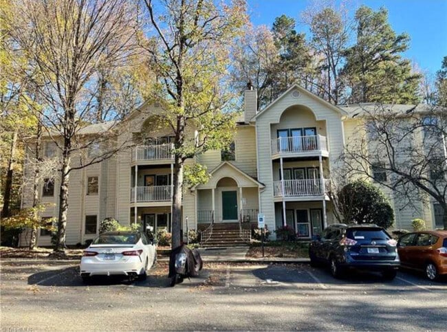 Building Photo - 5928 W Friendly Ave Rental