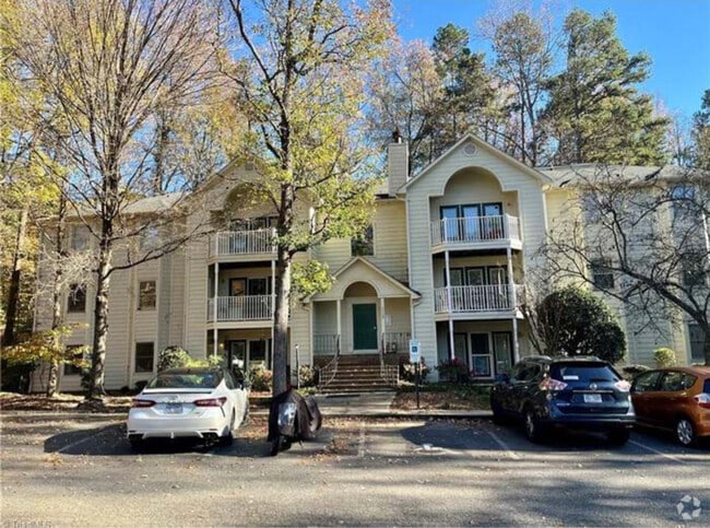 Building Photo - 5928 W Friendly Ave Rental
