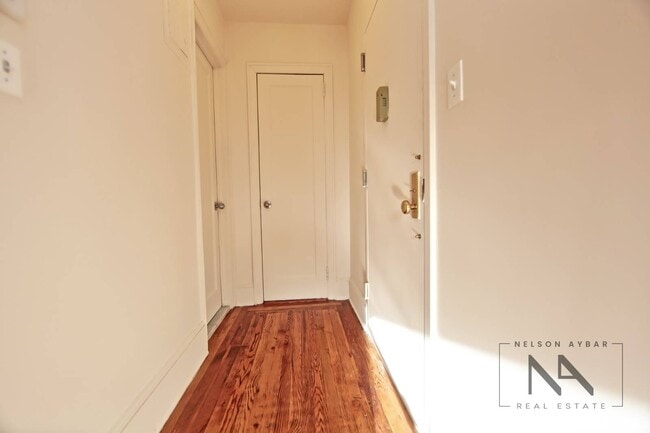 Photo - 898 Union St