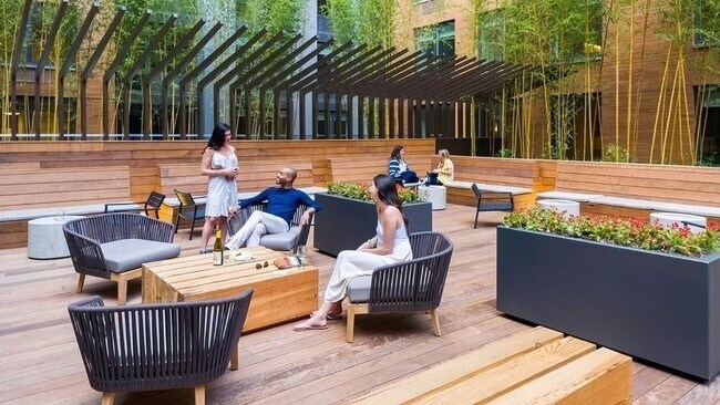 Photo - 550 W 45th St Unit 639