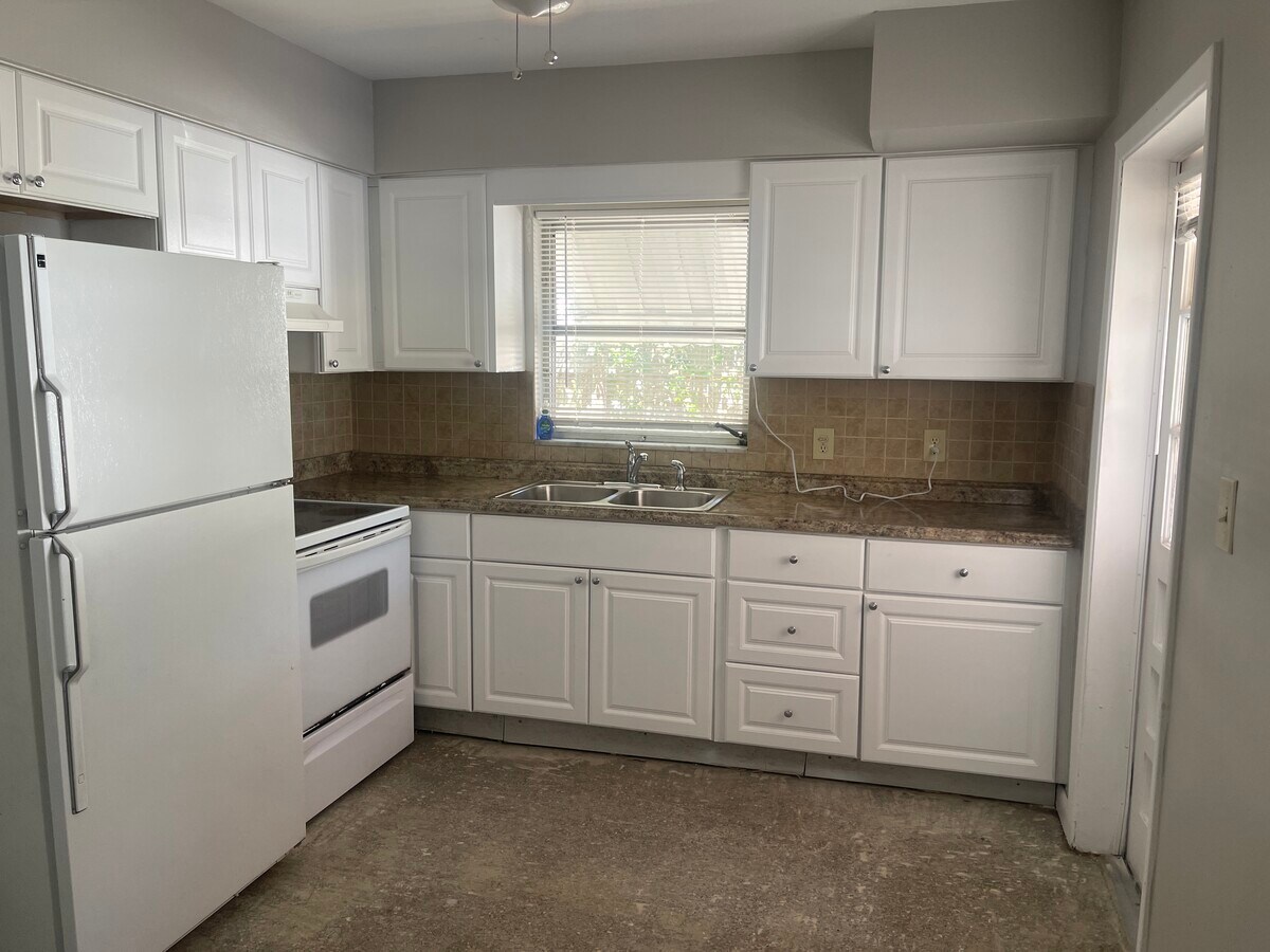 Photo - 2102 W Sitka St