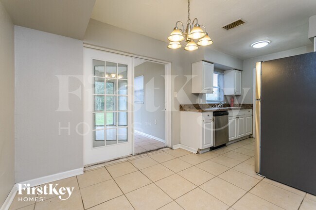 Photo - 431 Gilman Cir