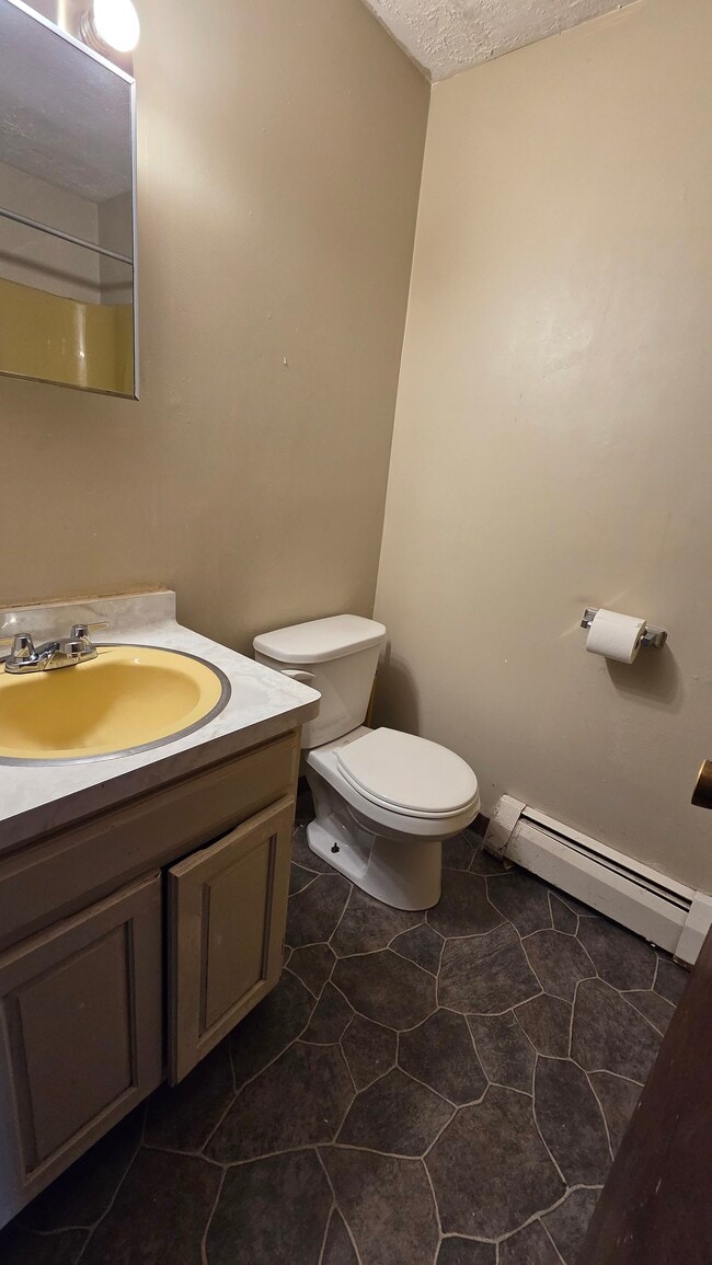 Photo - 194 Mead St