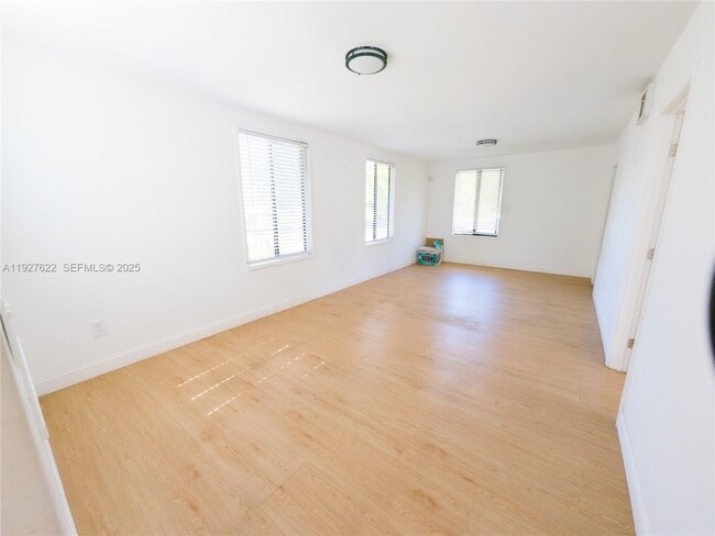 Building Photo - 2575 SW 59th Ave Unit 3