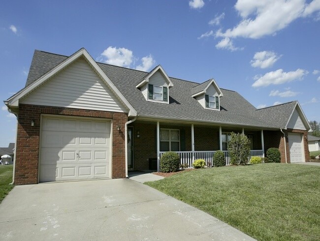 Photo - 26 Canterbury Ct Townhome