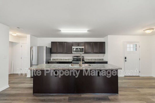 Photo - 1619 Hooper Court