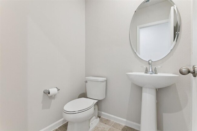 Photo - 1206 Port Blue Wy