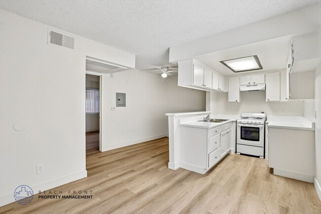 Photo - Grand View Tower Apartments