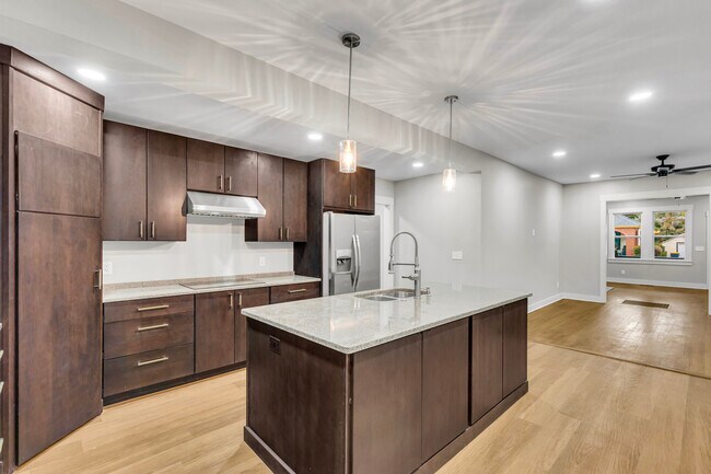 Building Photo - 1323 Seiler Ave