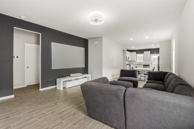 Photo - 25722 Hickory Pecan Trl