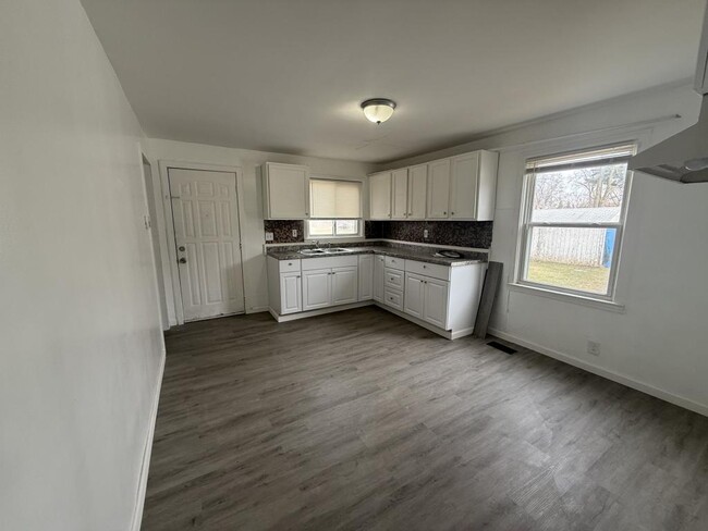 Photo - 1248 Ingleside Ave