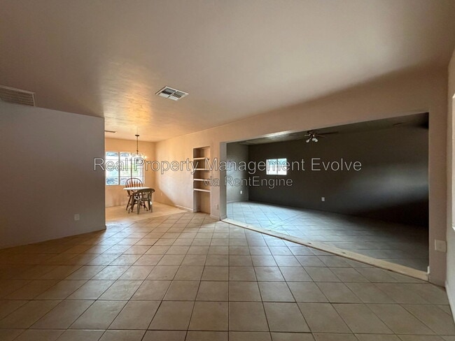Photo - 2320 W Rose Ln