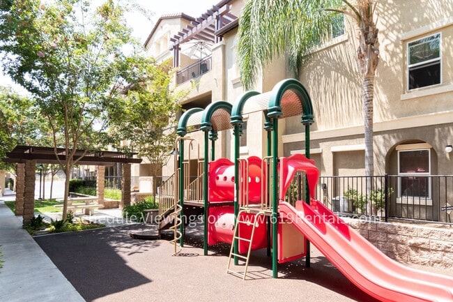 Photo - Beautiful 3 Bedroom, 2 Bath Townhouse with 2 car garage