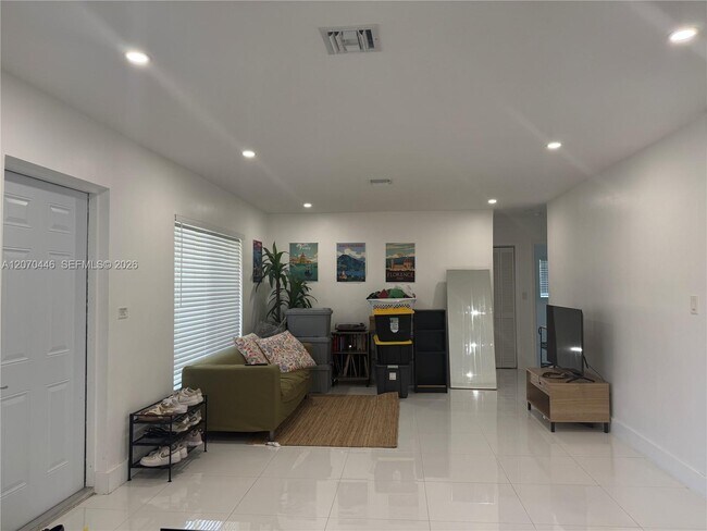 Photo - 15900 SW 102nd Ave