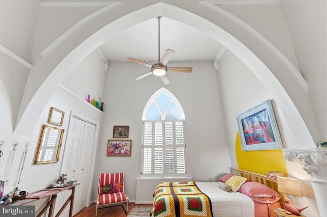 Photo - 122 W Henrietta St