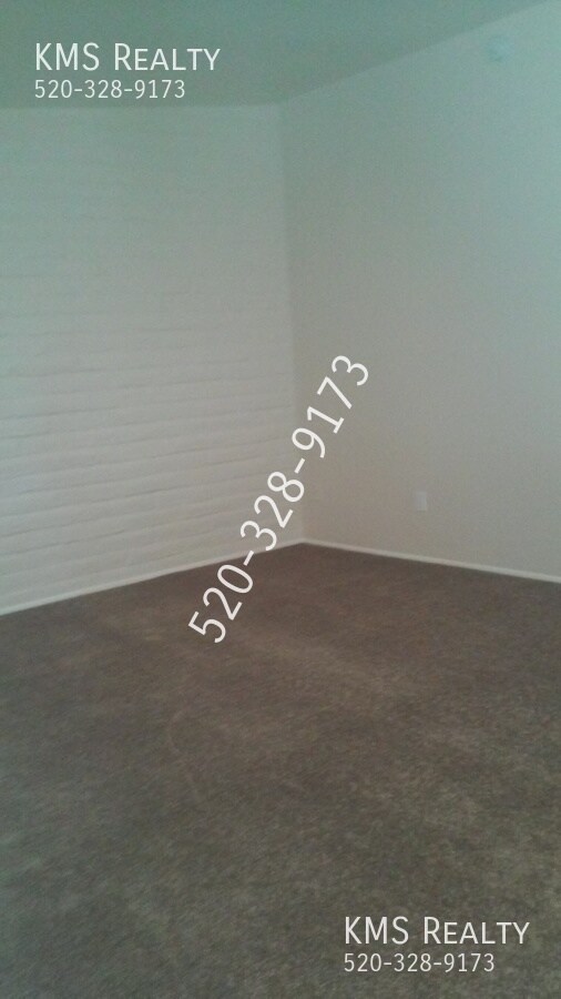 Photo - 33 W Roma Dr
