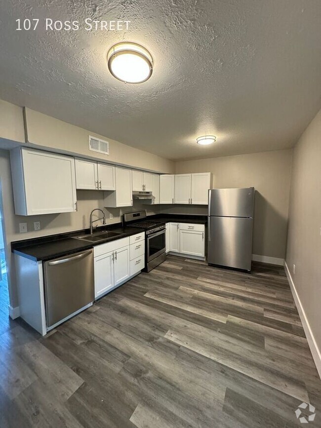 Building Photo - 107 Ross St Rental