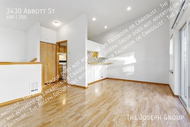 Photo - 3430 Abbott St