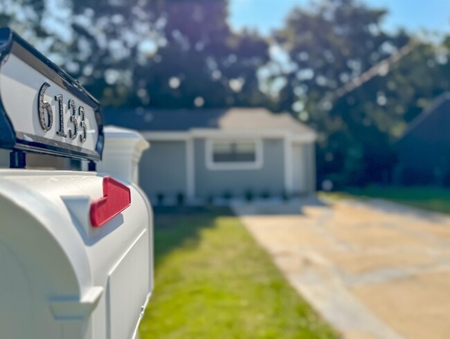 Photo - 6133 Greenon Ln