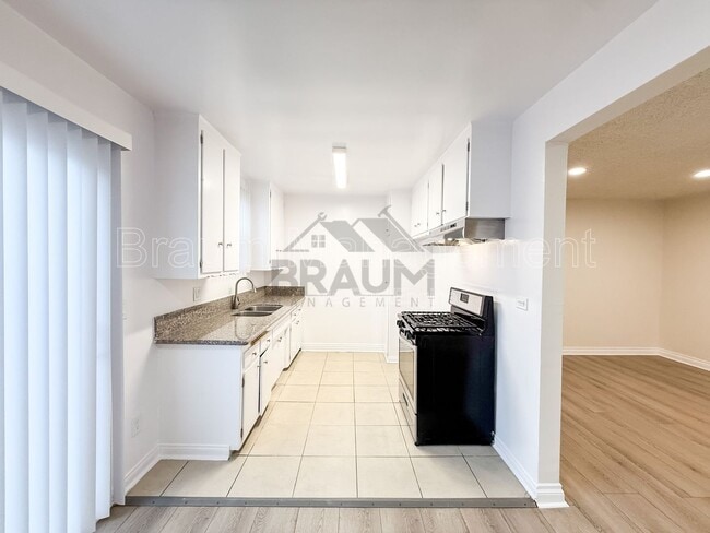 Photo - 19401 Haynes St Unidad 6