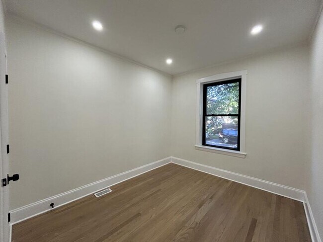 Photo - 4 bedroom in Chicago IL 60625 Unidad 38-1