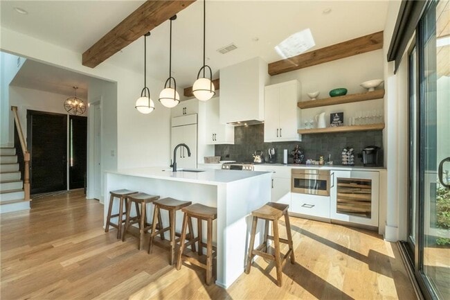 Photo - 1290 Mado Lp