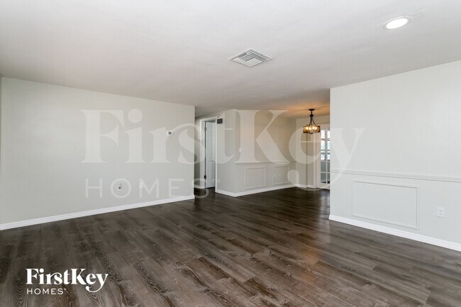 Photo - 7424 Neva Ln