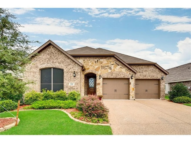 Photo - 686 Cannon Dr
