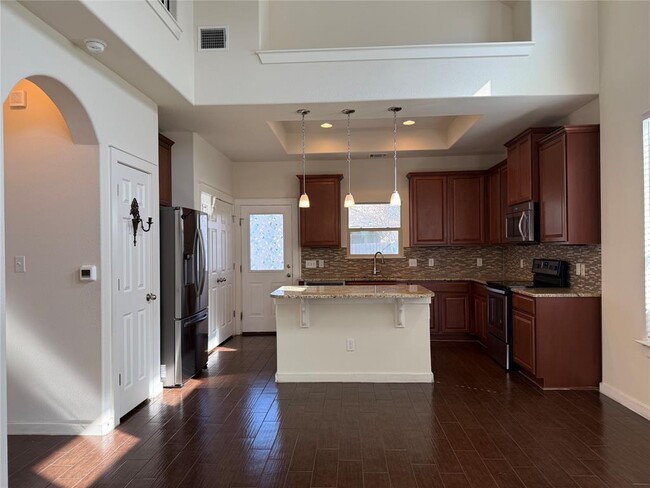 Photo - 16101 Hawthorne Heights Trail