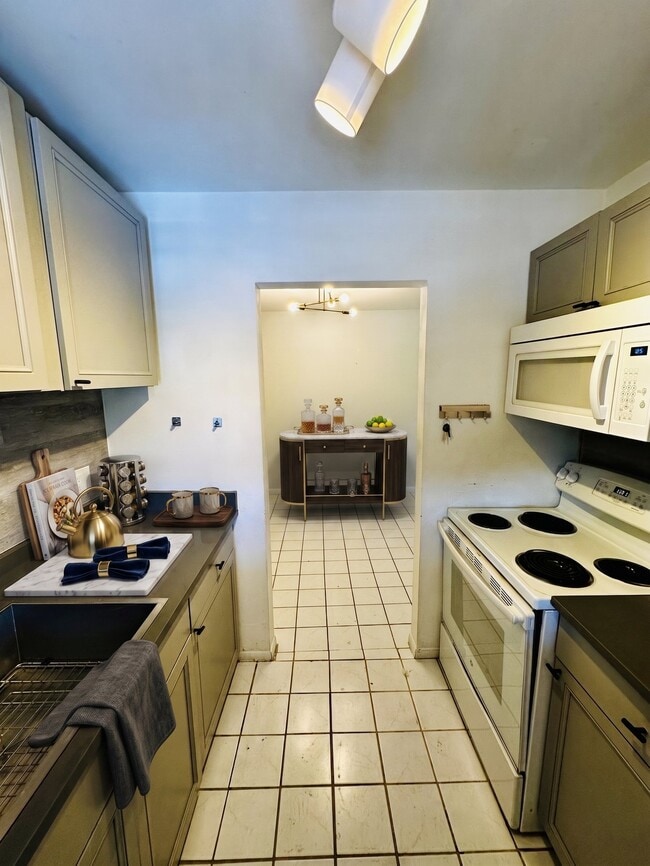 Photo - 2 N Fernwood Ave