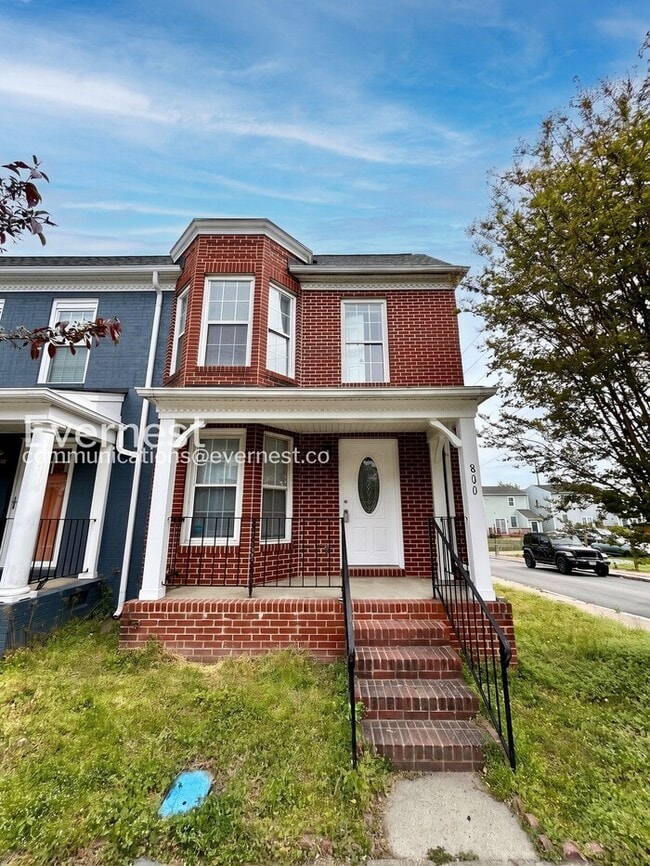 Building Photo - 800 Catherine St